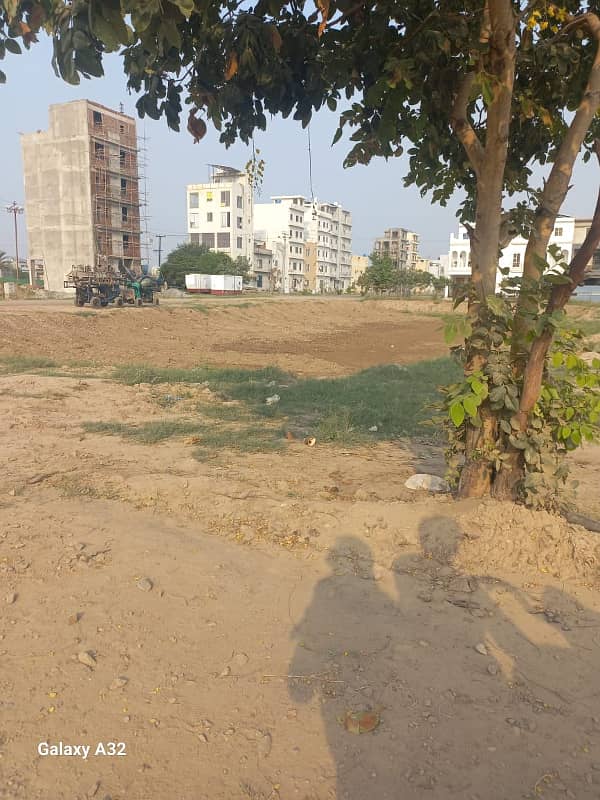 6 MARLA PLOT IN ROSE BLOCK PARK VIEW CITY LAHORE 0