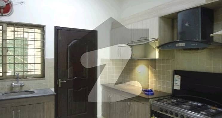 Flat In Askari 11 - Sector B Apartments Sized 10 Marla Is Available 7