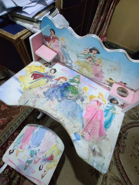 Study table for kids 1