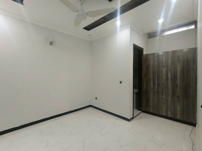 I-8/2.40x80. Basmnt available for rent tiles flooring 4