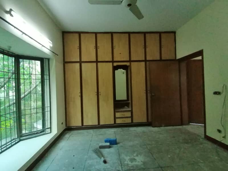 DHA 1 Kanal Wonderful Upper Portion With Separate Gate For Rent In Phase 2 22