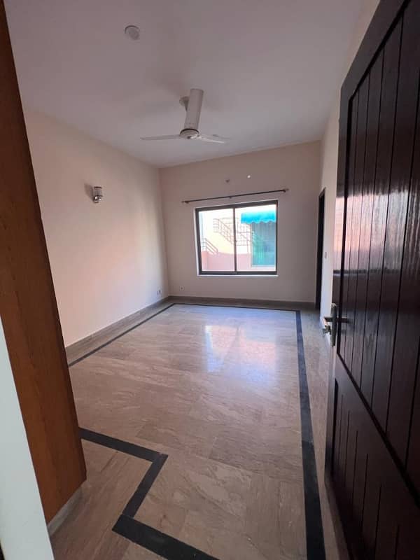 Beautiful Kanal Upper Portion Available For Rent in Dha Phase 1 6