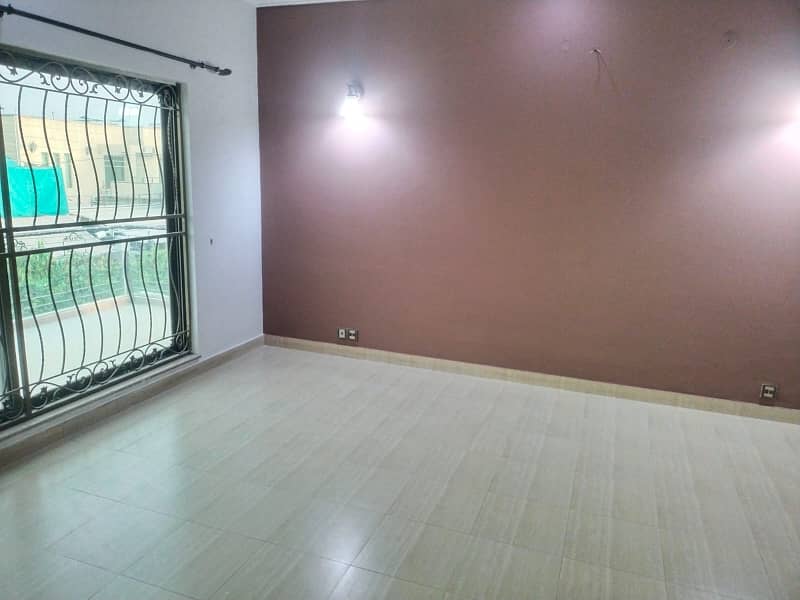 Like Brand New Kanal Upper Portion Available For Rent in Dha Phase 1 1