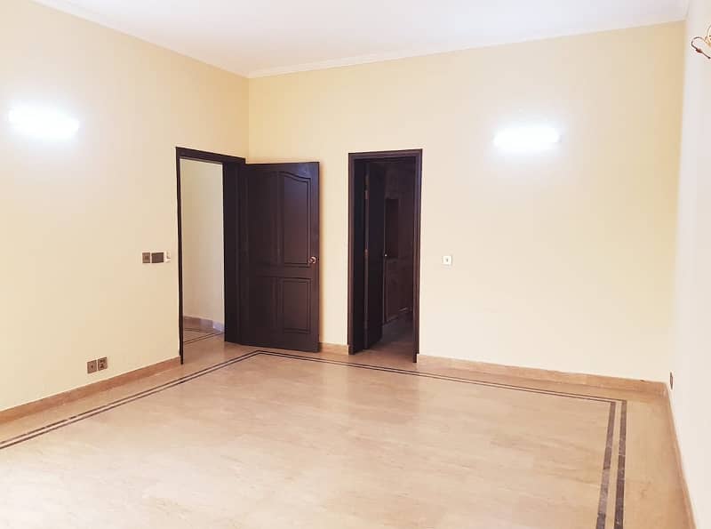 1 Kanal Full House For Rent In DHA Phase 4 Near Beaconhouse School 5