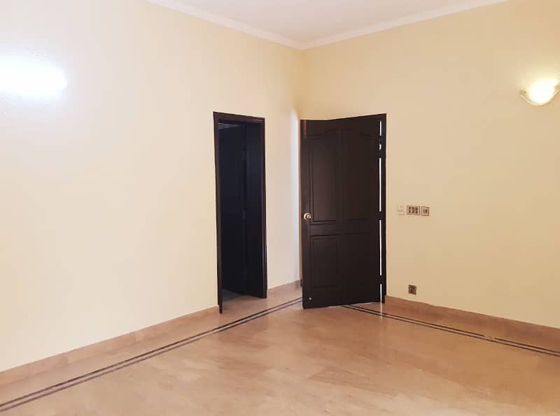 1 Kanal Full House For Rent In DHA Phase 4 Near Beaconhouse School 17