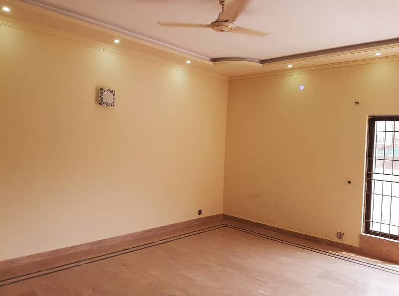 1 Kanal Full House For Rent In DHA Phase 4 Near Beaconhouse School 25