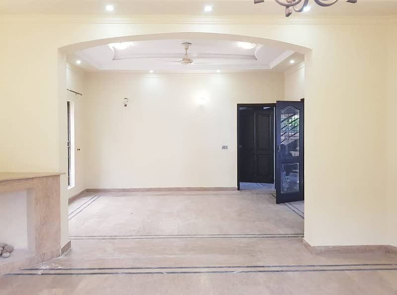 1 Kanal Full House For Rent In DHA Phase 4 Near Beaconhouse School 34