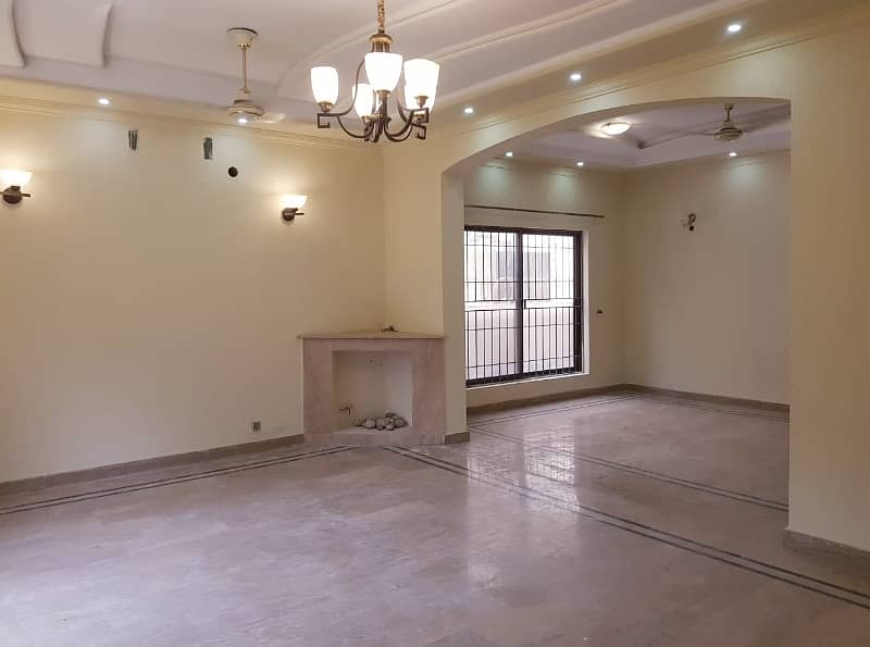 1 Kanal Full House For Rent In DHA Phase 4 Near Beaconhouse School 35