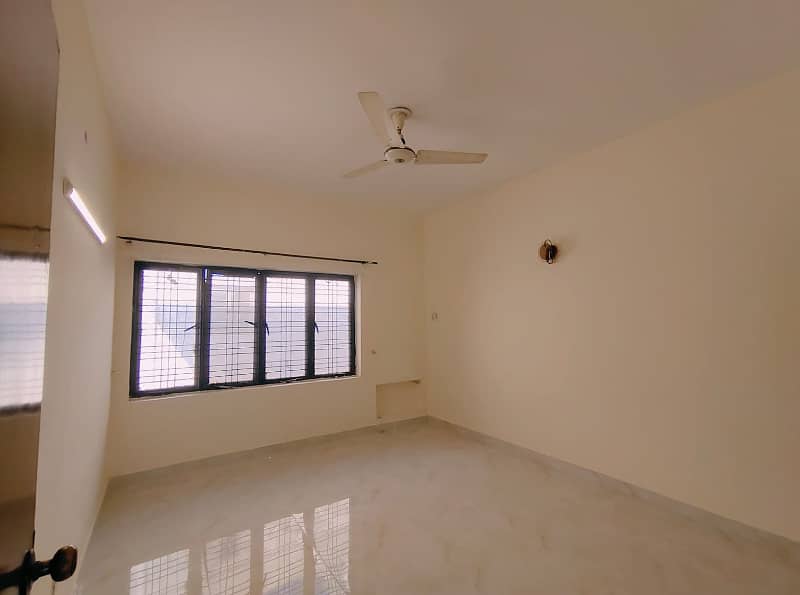 1 Kanal Upper Portion For Rent In DHA Phase 4 Lower Lock 9