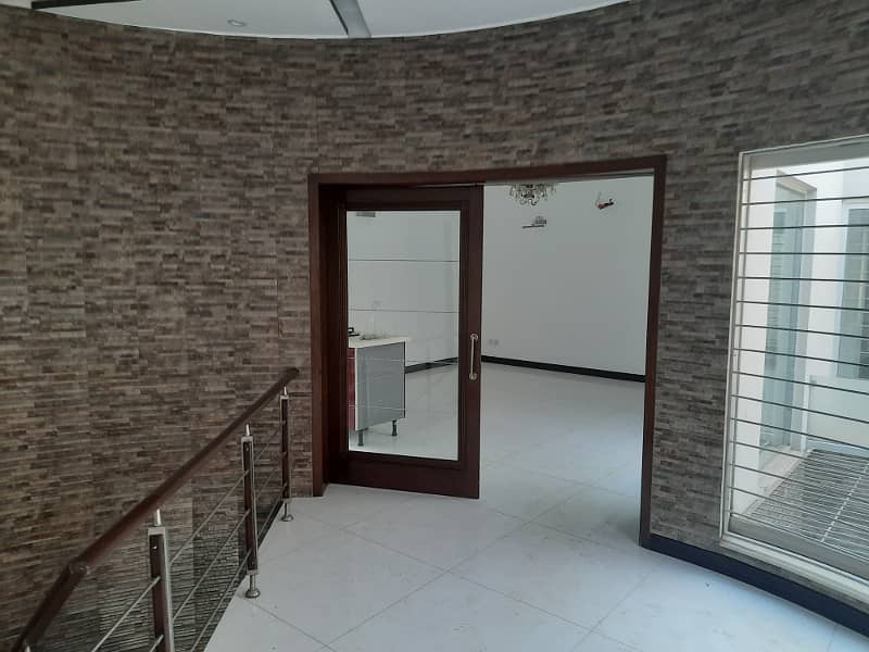 Kanal Old Spanish Design Renovated House Very Near To Masjid & Haly Tower 22