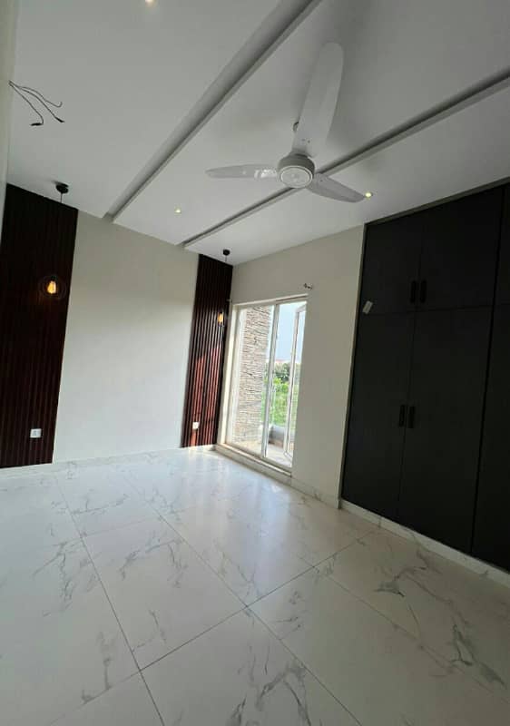 1 Kanal Beautiful Upper Portion Portion Available For Rent In DHA Phase 2 0