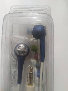 doubled cap earphones 0