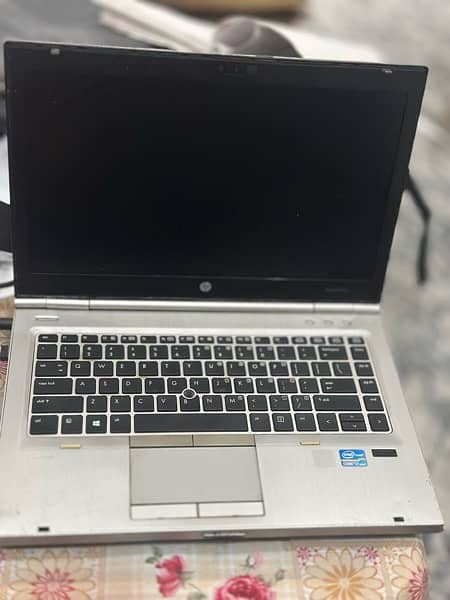 hp 8470p core i7 128gb ssd + 1TB hdd 6gb ram 0