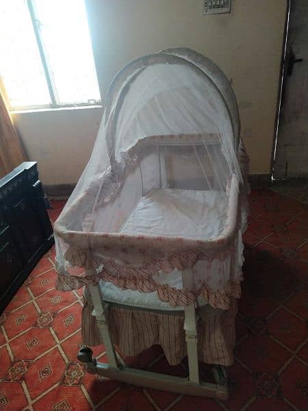 baby cot 2