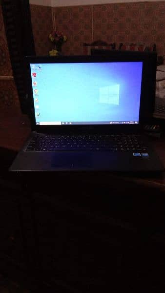 Asus laptop sale in good condition 10/8 2