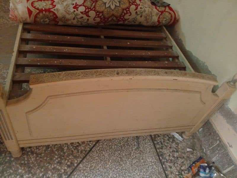 Single bed 7