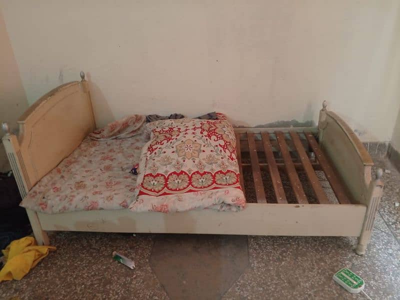 Single bed 8