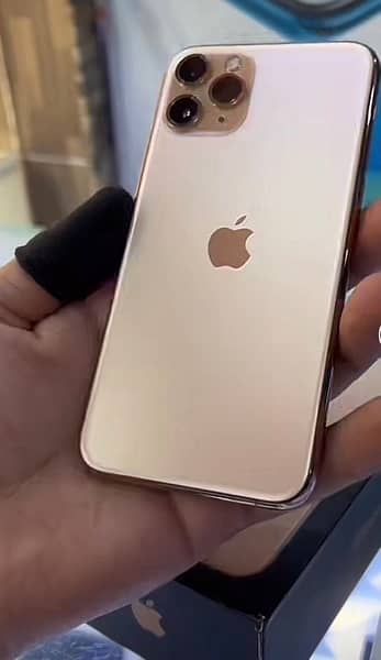 IPhone 11 pro Factory unlock 10/10 urgnt sale contct 03029110544 4