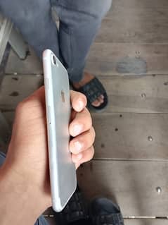 IPhone 7 128 gb pta approved good bettey timming finger ok