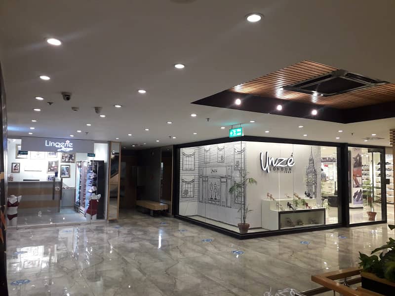 611 SQ FEET COMMERCIAL SHOP XINHUA MALL GULBERG FOR SALE 6