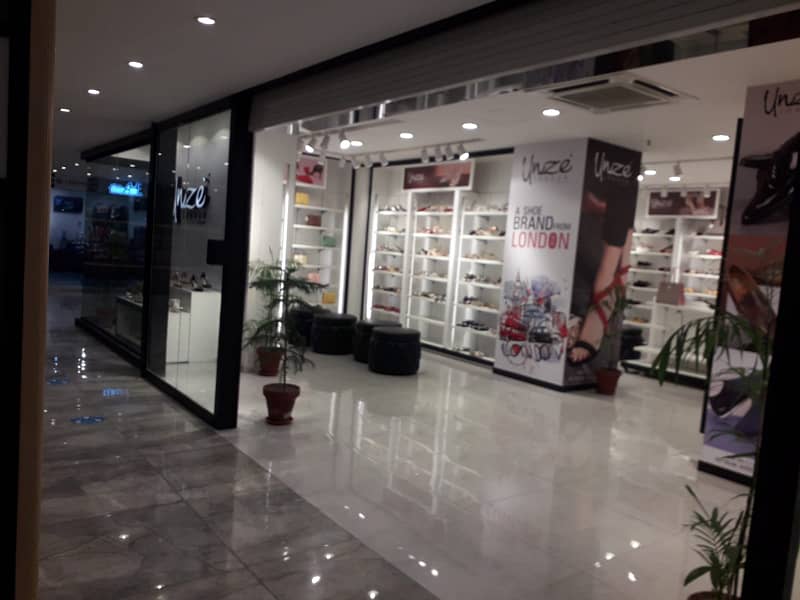 611 SQ FEET COMMERCIAL SHOP XINHUA MALL GULBERG FOR SALE 7