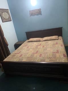 Pure sheesham furniture Bed with new mattress