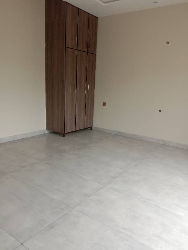 1st floor 1bedroom with attach washroom 1