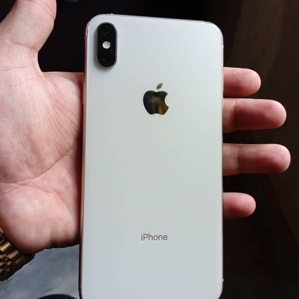 i phone xs Max 1