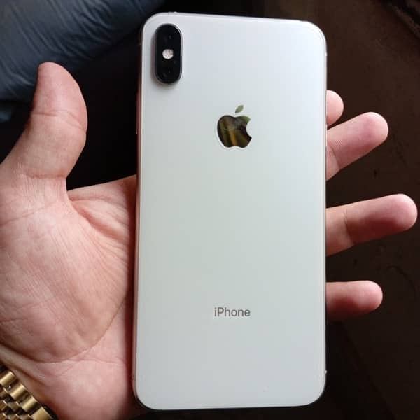 i phone xs Max 4