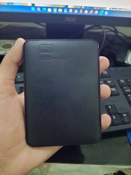 Portable external Hard 320gb  with 100gb Movies and Season 1