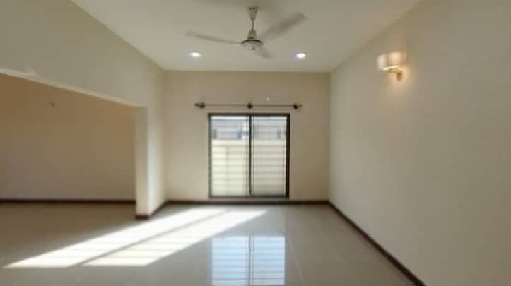 375 Square Yards House In Beautiful Location Of Askari 5 - Sector J In Karachi 2