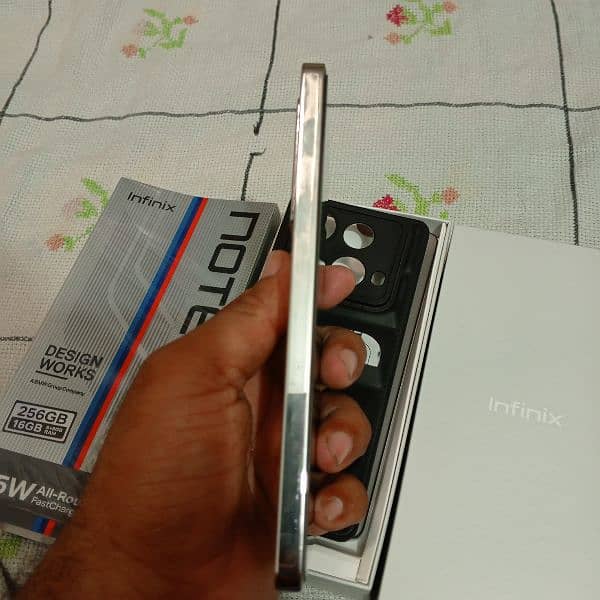 INFINIX NOTE 40 (16/256) 4