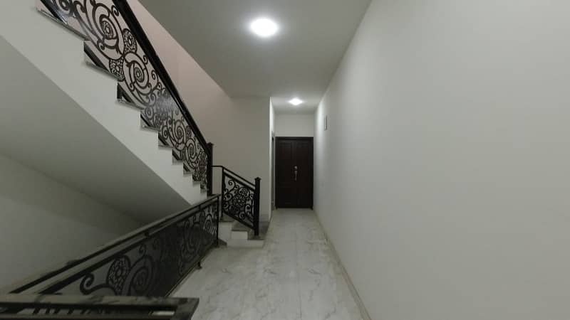 Change Your Address To Bahadurabad, Karachi For A Reasonable Price Of Rs. 47500000 7