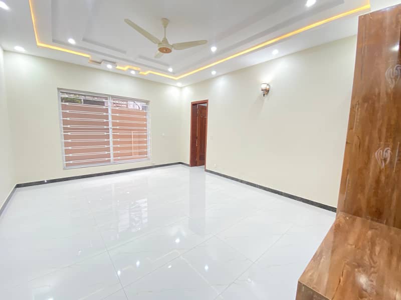 1 Kanal Double Storey Designer House Available For Rent 13