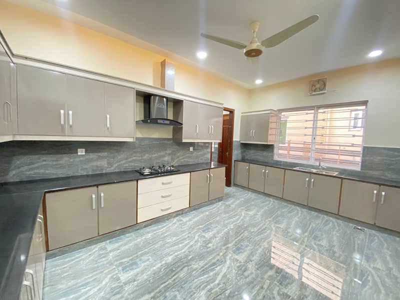 1 Kanal Double Storey Designer House Available For Rent 19