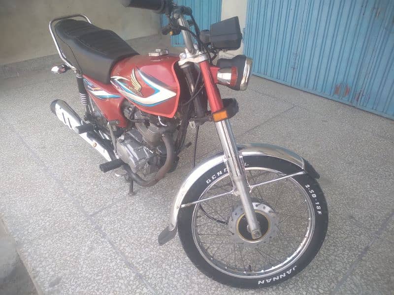 cg 125 lush condition 2015 model rawalpindi num call  03209627631 2