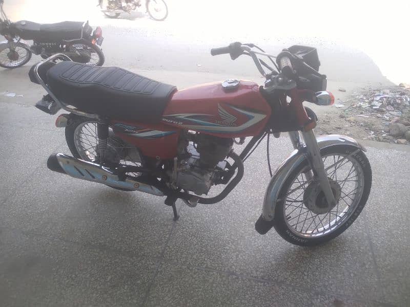 cg 125 lush condition 2015 model rawalpindi num call  03209627631 6