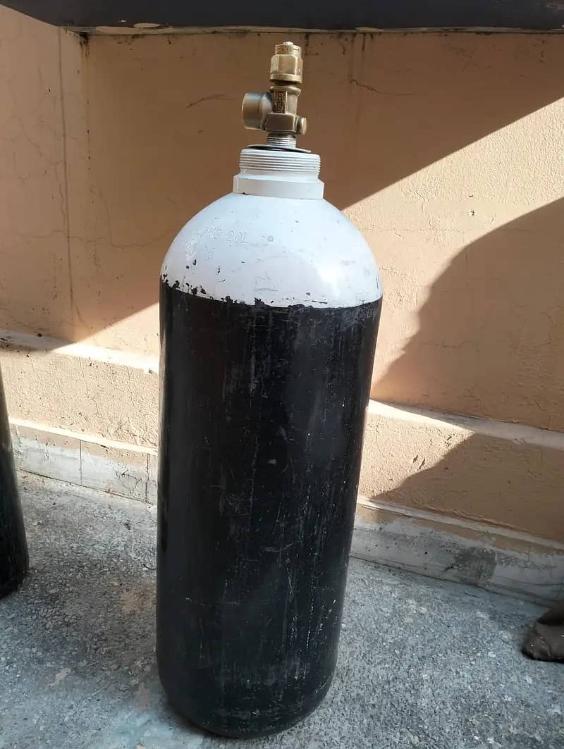 Oxygen Cylinder | 20 Litres 0