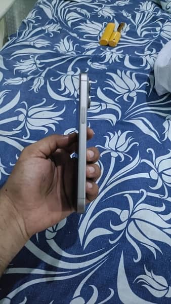 i phone 15 pro max neturl titanium 256 gb 4