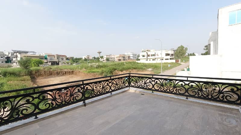 1 Kanal Brand New House For Sale 39