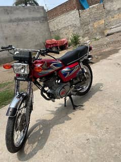 honda 125, 2022 model,price almost final. contact 03088965294