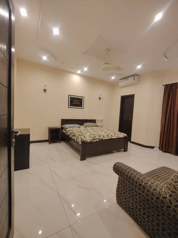 10 Marla Luxury Fully Furnished Lower Portion For Rent (Short And Long Term) In Bahria Town Lahore 4