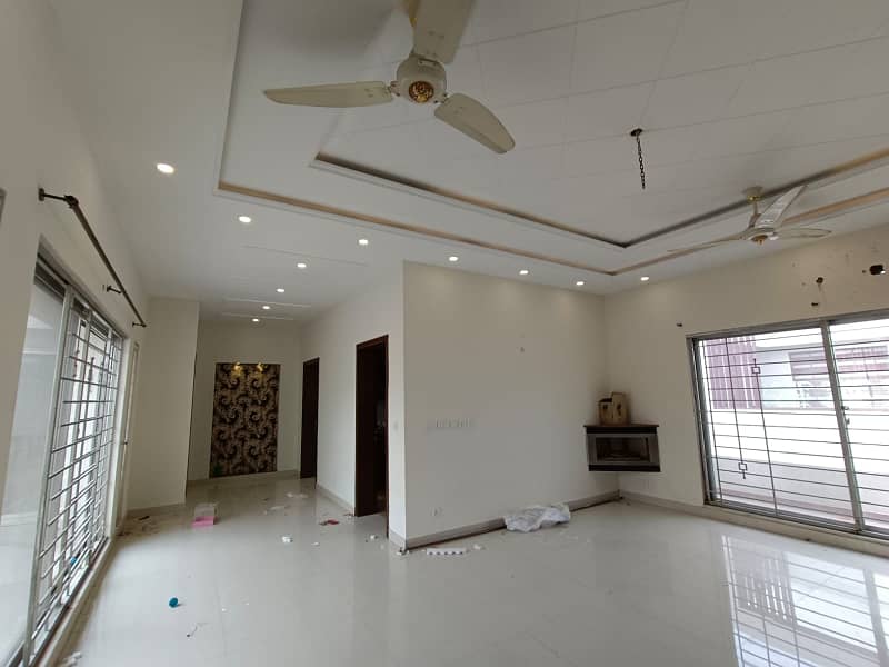 5Marla Brand New Double Story Luxury House in KB colony For rent Direct Approach To Ring Road and Allama iqbal Air port 8