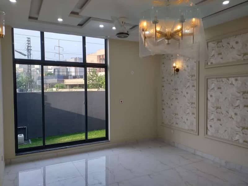 10Marla Lower portion with Gas in KB colony For Rent 7