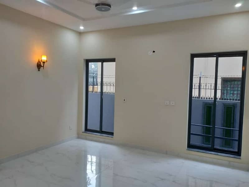 10Marla Lower portion with Gas in KB colony For Rent 11