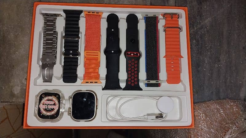 Fendior S100 Ultra 7 in 1 Staps Smart Watch only Box open 2