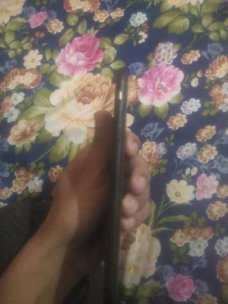 Iphone 8 plus all sim working black colur 4