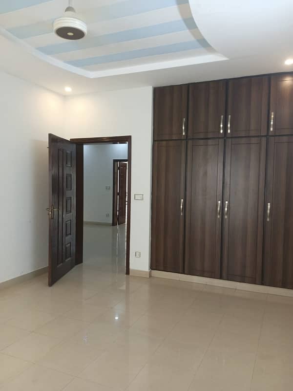 8 MARLA HOUSE IN UMAR BLOCK RS 290 LAC 8