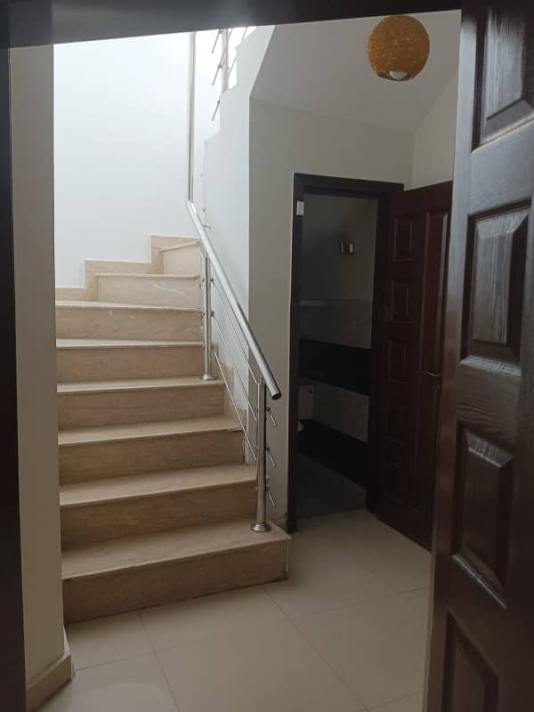 8 MARLA HOUSE IN UMAR BLOCK RS 290 LAC 11