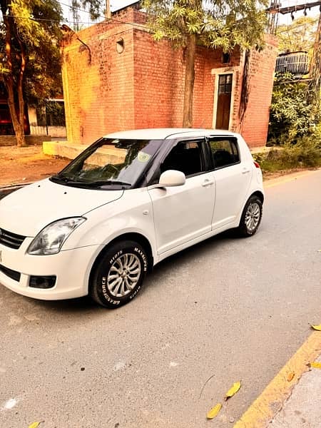 Suzuki Swift 2018 DLX navigation 2